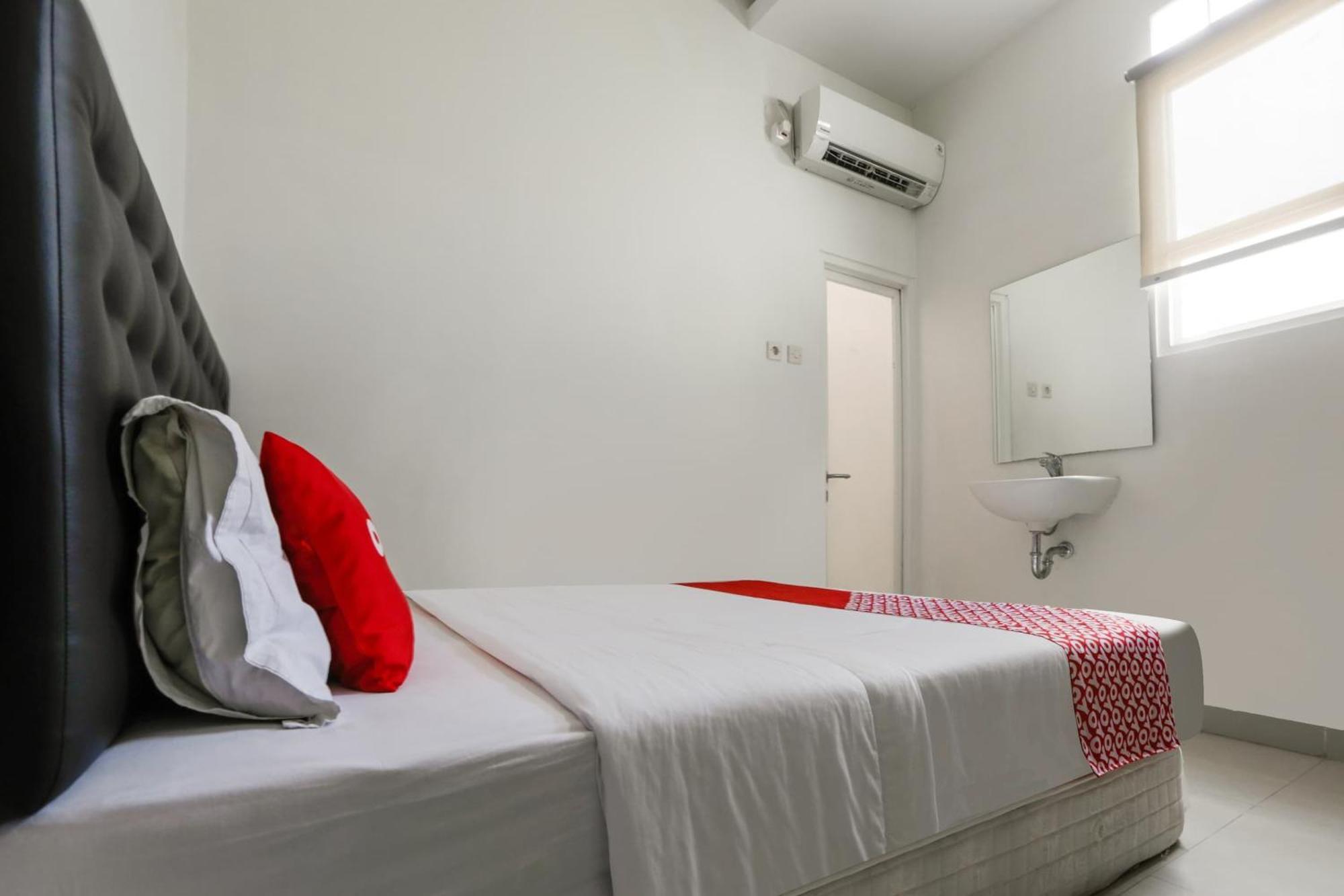 Super Oyo 3838 Tamansari Guest House Solo Екстериор снимка