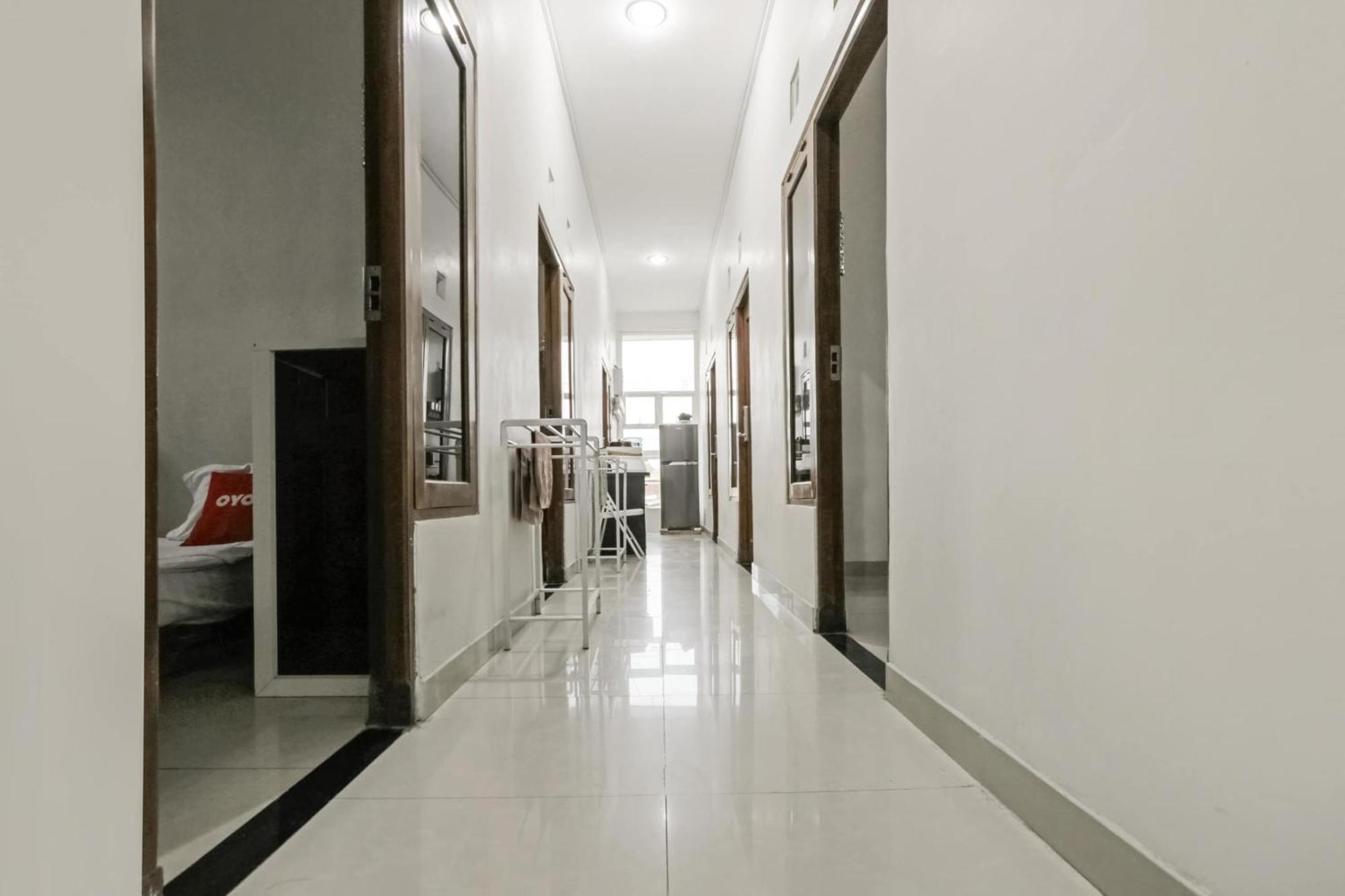 Super Oyo 3838 Tamansari Guest House Solo Екстериор снимка